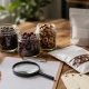 รับผลไม้แห้งอย่างรู้ทัน: ทำ Food Fraud Vulnerability Map ฉบับร้านเล็กใน 7 ขั้น 3 ตัวอย่างผลไม้แห้งหลายชนิดและอุปกรณ์ตรวจรับบนโต๊ะควบคุมคุณภาพ